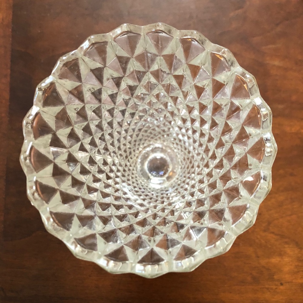 Vintage diamond cut sawtooth vase - Picture 2 of 7